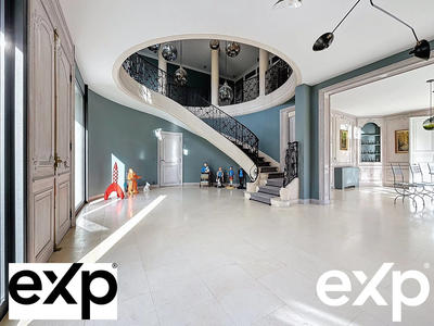 Maison - 1 032 m² - 18 pièces