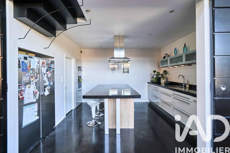 Loft - 210 m² - 5 pièces