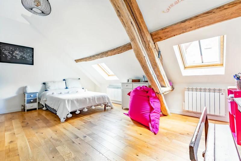 Demeure - 286 m² - 7 pièces