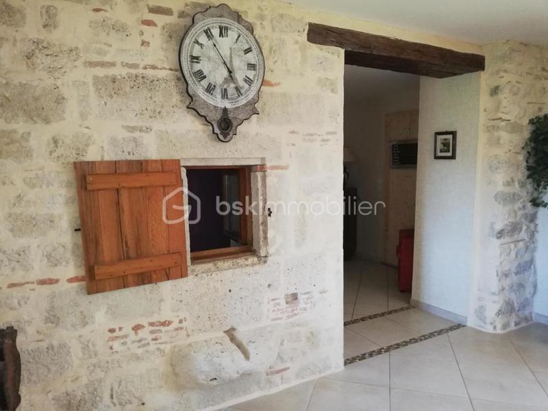 Propriété - 240 m² - 11 pièces