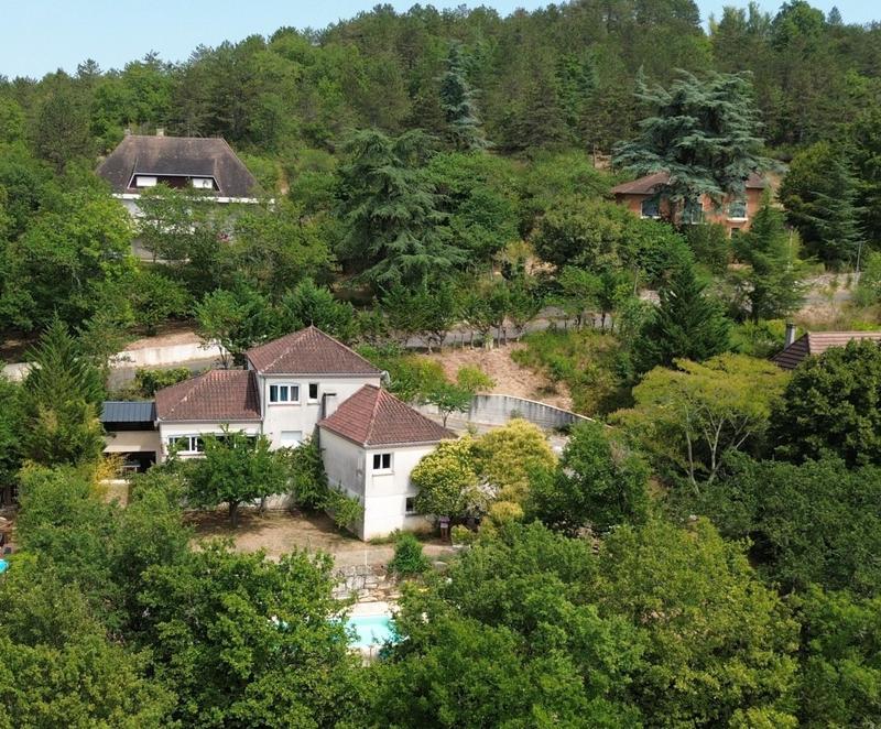 Maison - 170 m² - 8 pièces