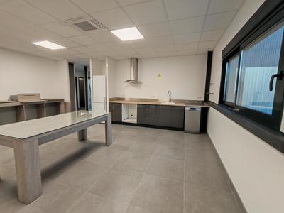 Bureau - 110 m² - 4 pièces