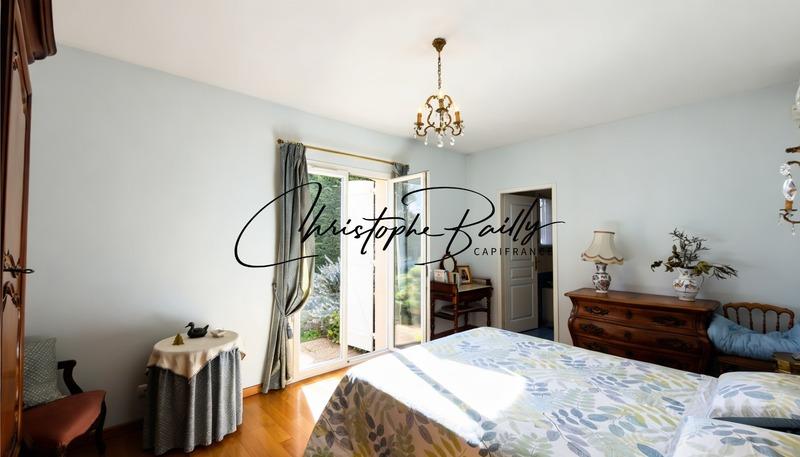 Maison - 223 m² - 7 pièces