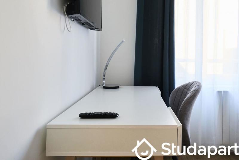 Chambre - 10 m² - 1 pièce