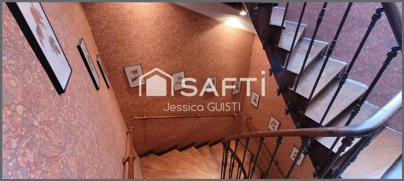 Maison - 176 m² - 8 pièces