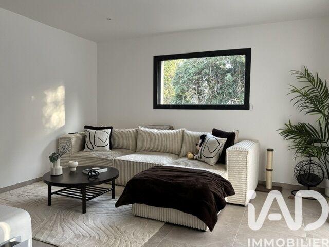 Maison - 110 m² - 6 pièces