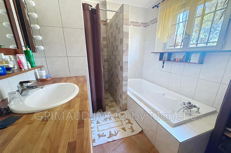 Maison - 248 m² - 7 pièces