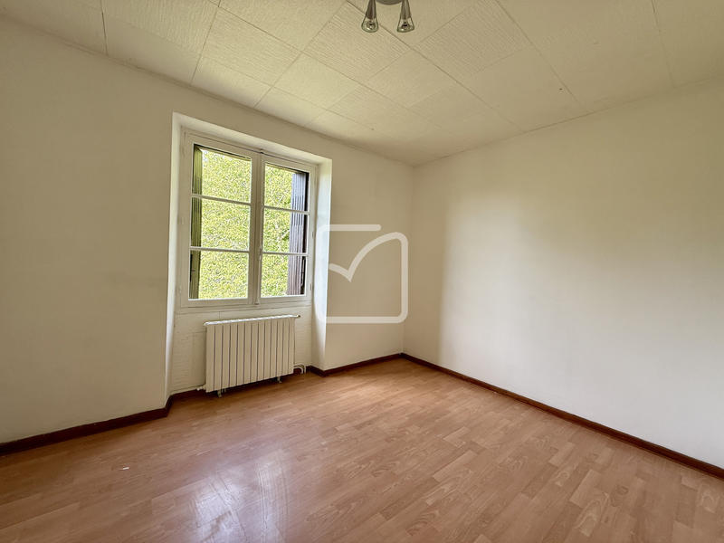 Maison - 230 m² - 9 pièces