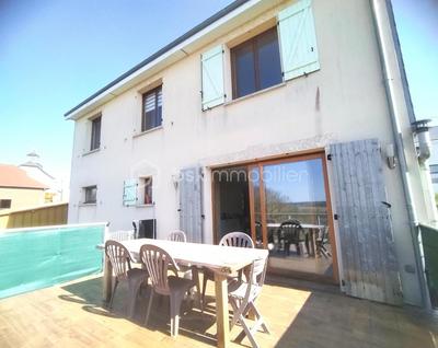 Propriété - 172 m² - 6 pièces