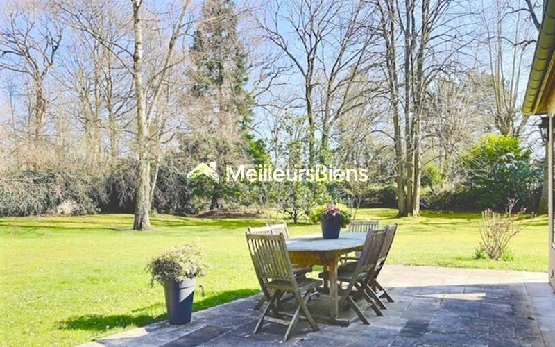 Villa - 350 m² - 10 pièces