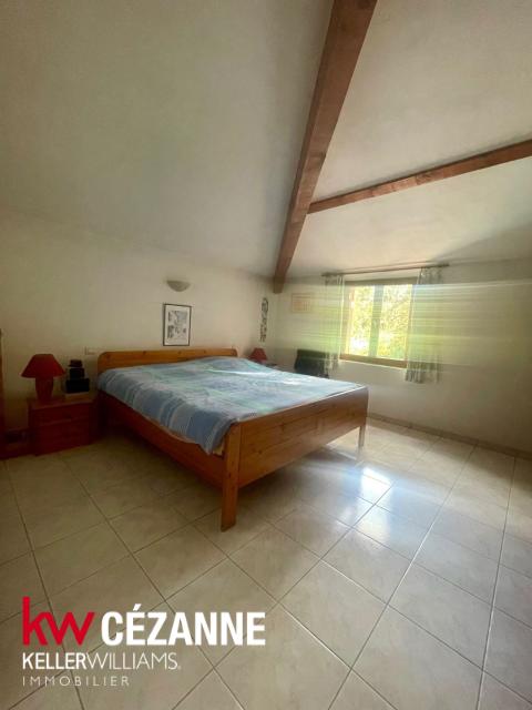 Maison - 182 m² - 5 pièces