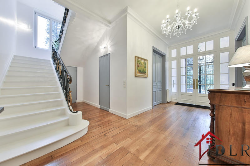 Château - 386 m² - 15 pièces