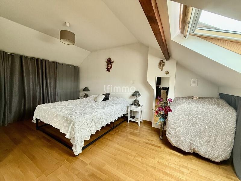 Maison - 177 m² - 8 pièces