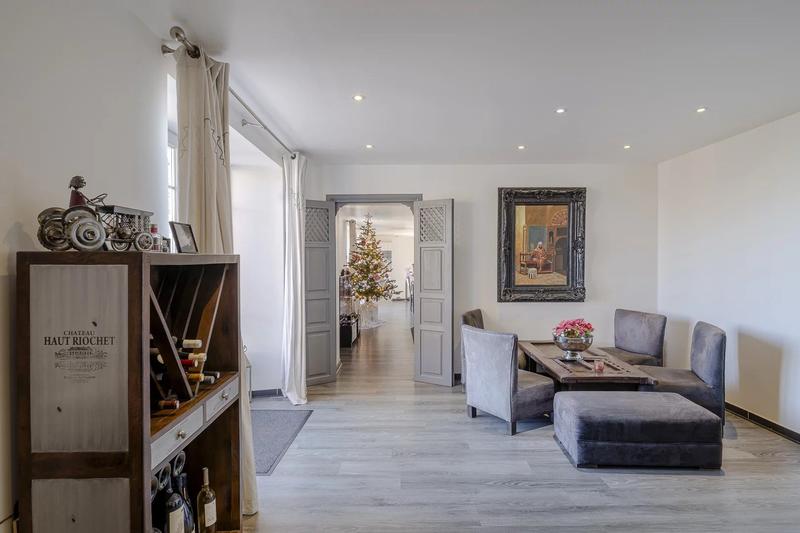 Mas - 220 m² - 6 pièces