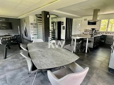 Maison - 140 m² - 6 pièces