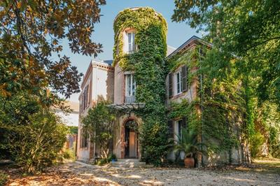 Maison - 260 m² - 7 pièces