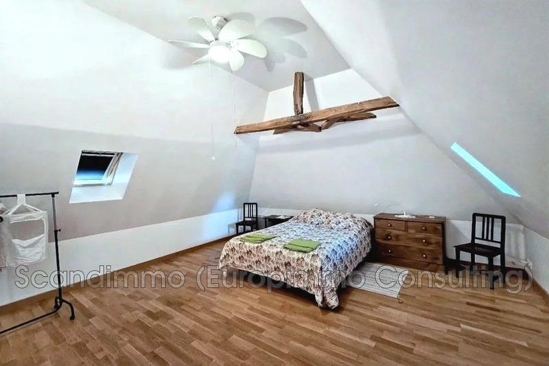 Maison - 212 m² - 8 pièces