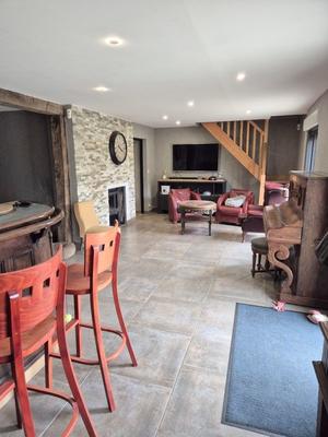 Maison - 220 m² - 3 pièces