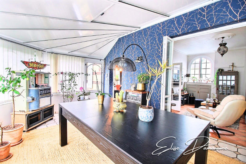 Maison - 203 m² - 7 pièces