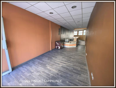 Local d'activité / Entrepôt - 83 m² - 2 pièces