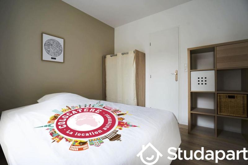 Chambre - 11 m² - 1 pièce