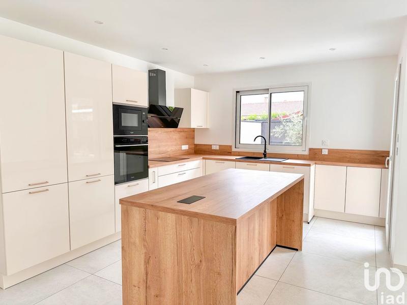 Maison - 140 m² - 5 pièces