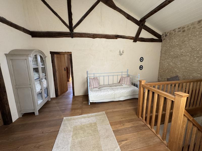 Maison ancienne - 370 m² - 8 pièces