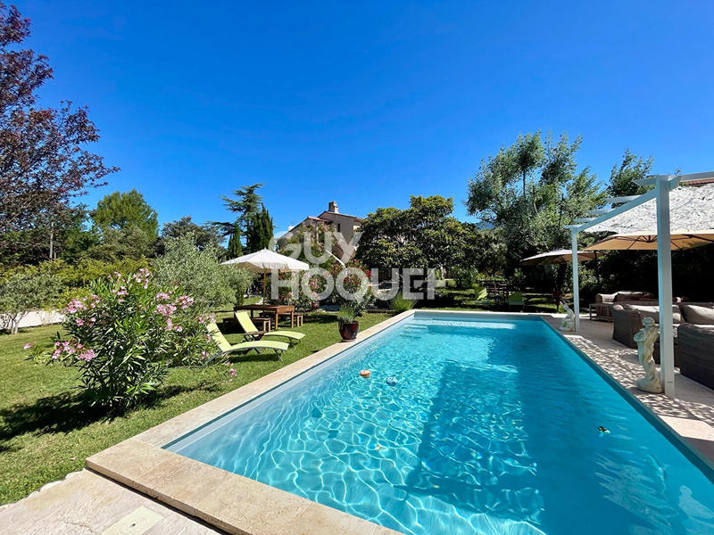 Maison - 320 m² - 9 pièces