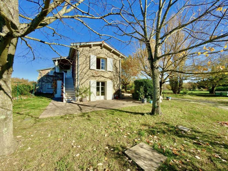 Maison - 192 m² - 9 pièces