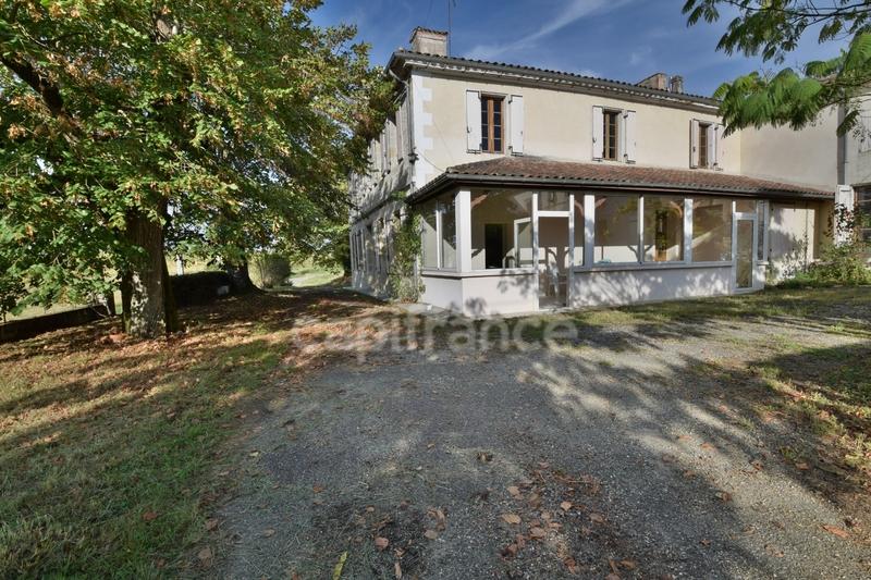 Corps de ferme - 283 m² - 9 pièces