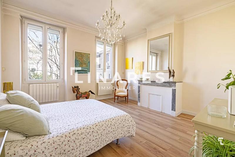 Appartement - 81 m² - 3 pièces