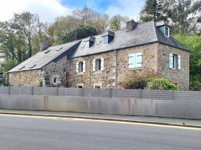 Maison ancienne - 199 m² - 10 pièces