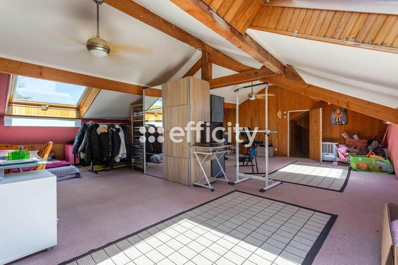 Maison - 497 m² - 9 pièces