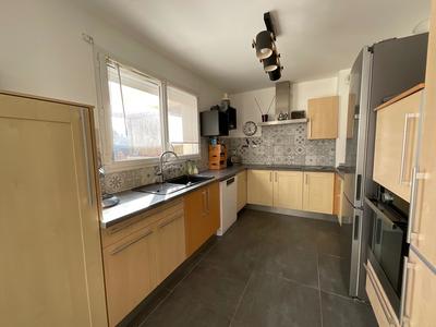 Maison - 181 m² - 8 pièces