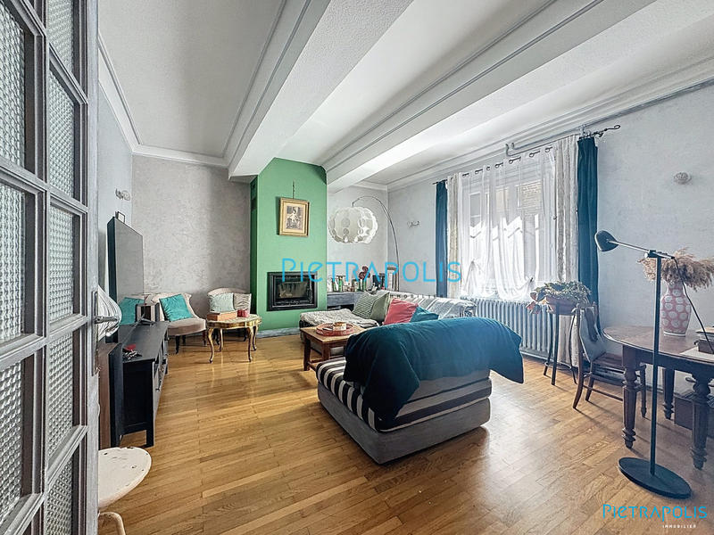 Maison - 198 m² - 7 pièces