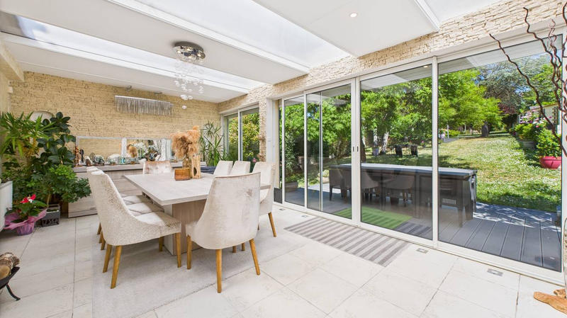 Maison - 228 m² - 7 pièces