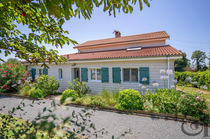 Maison - 196 m² - 5 pièces