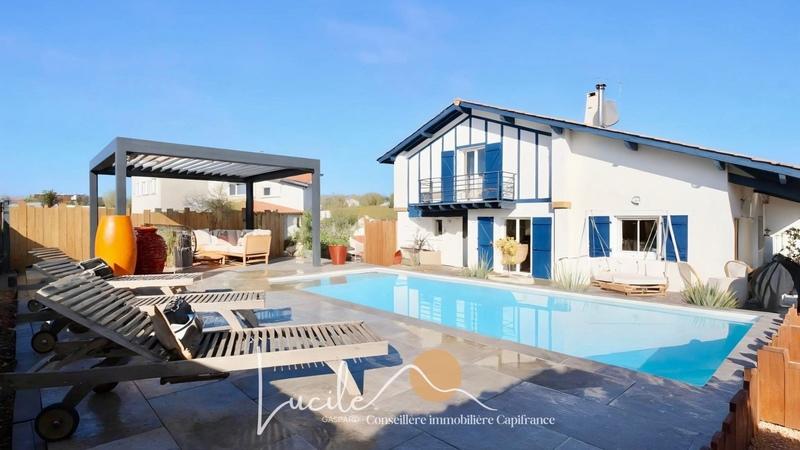 Maison - 162 m² - 9 pièces