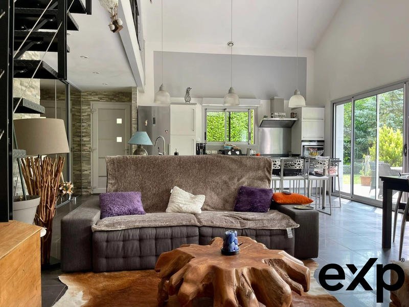 Maison - 157 m² - 6 pièces