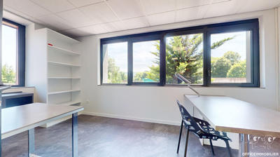 Local commercial - 200 m² - 6 pièces