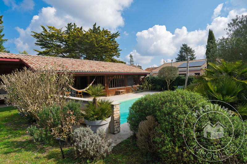 Villa - 230 m² - 9 pièces