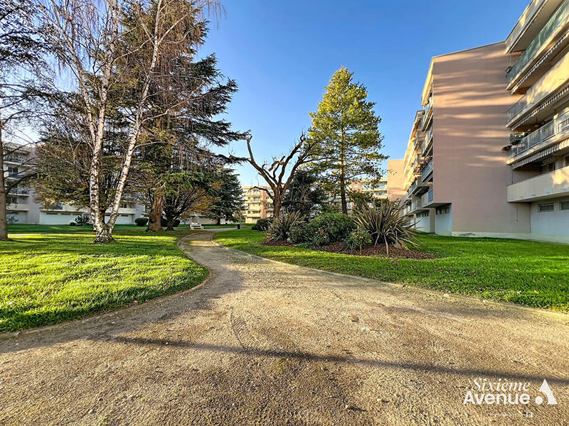 Appartement - 82 m² - 4 pièces