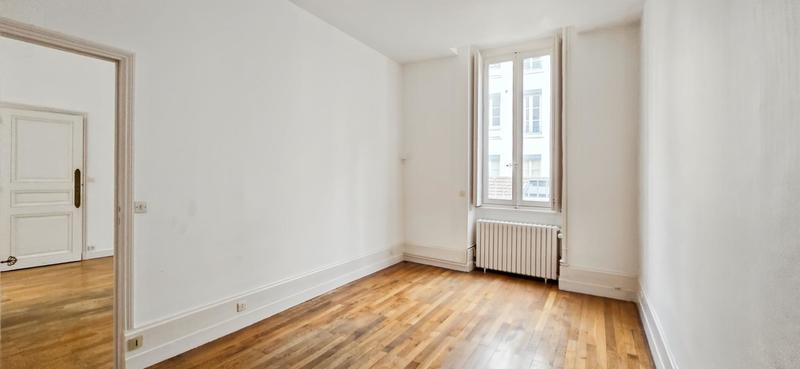 Appartement - 184 m² - 6 pièces