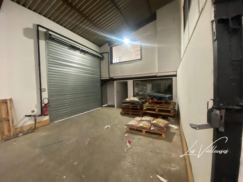 Entrepôt - 640 m²
