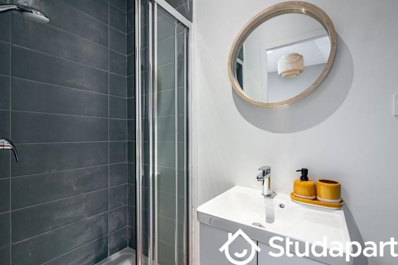 Chambre - 192 m² - 1 pièce