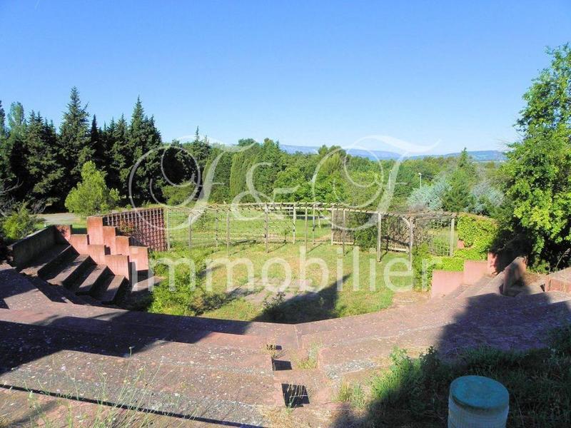 Propriété - 3 000 m²