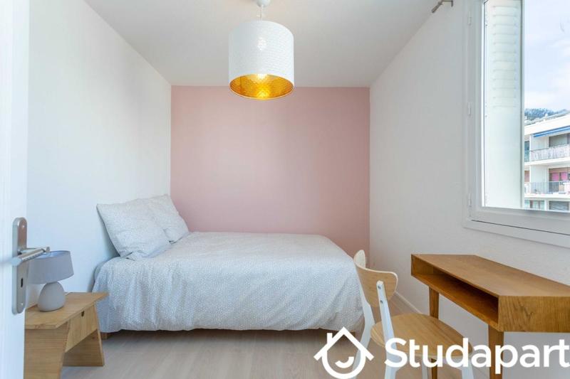 Chambre - 9 m² - 1 pièce