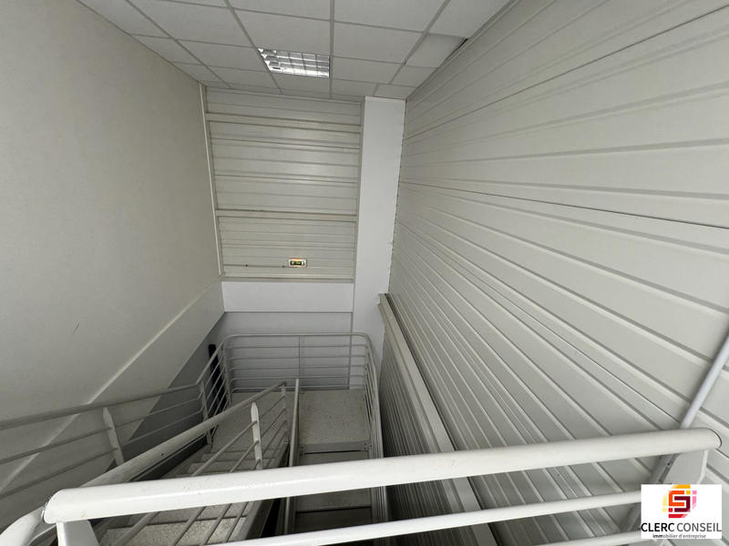Bureau - 322 m²