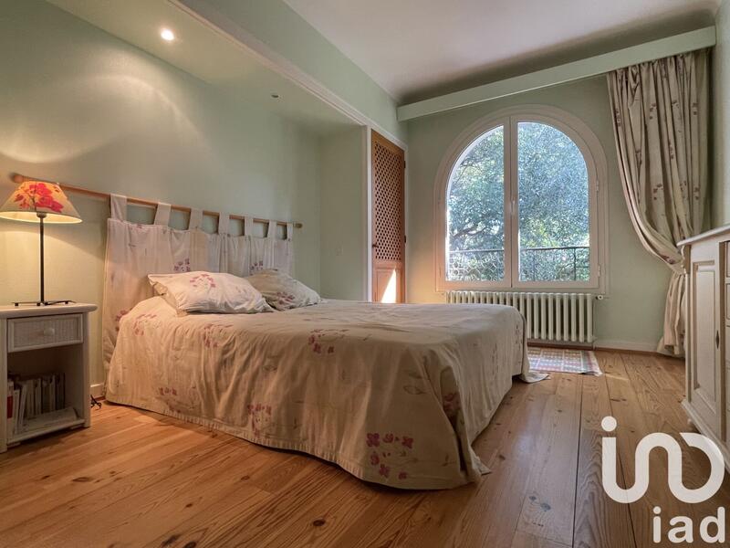 Maison - 290 m² - 12 pièces