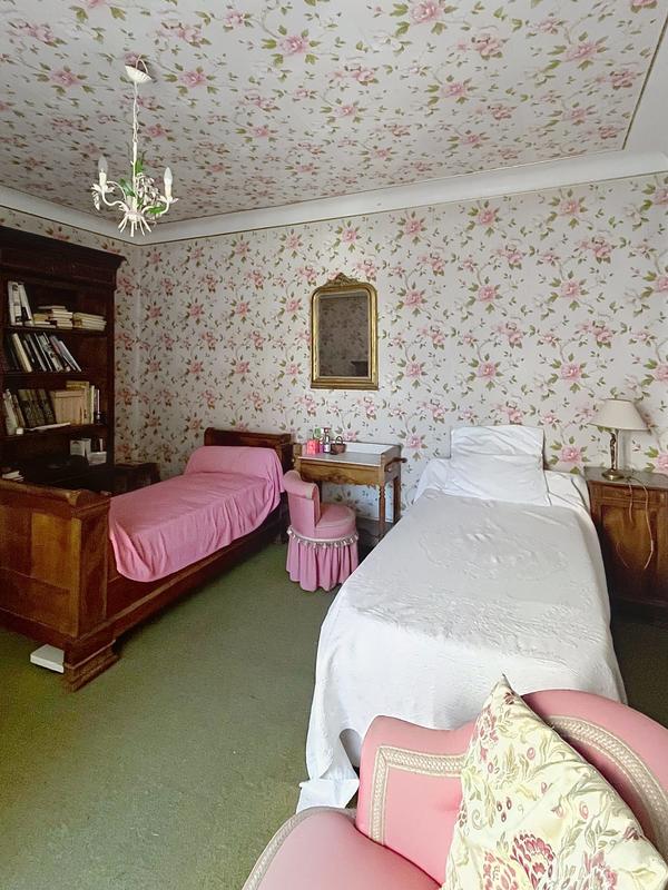 Maison - 400 m² - 10 pièces